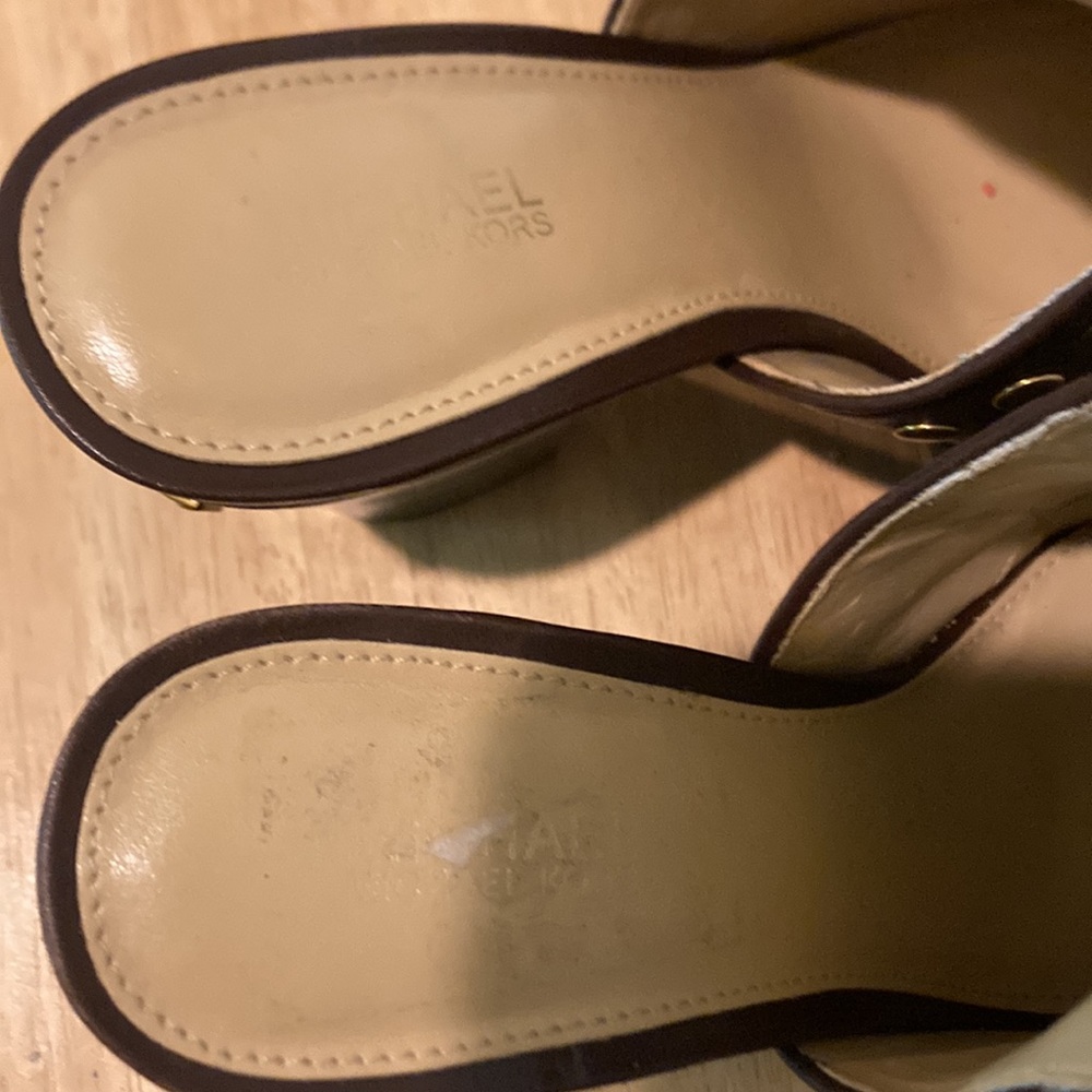 - MICHAEL Michael Kors Leather Studded Mules Size - Picture 4 of 5